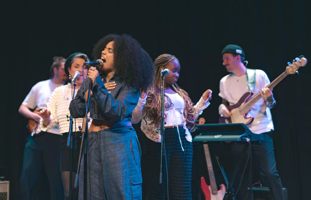 ROBINE @ Photospokus/ Gildo Cassimo